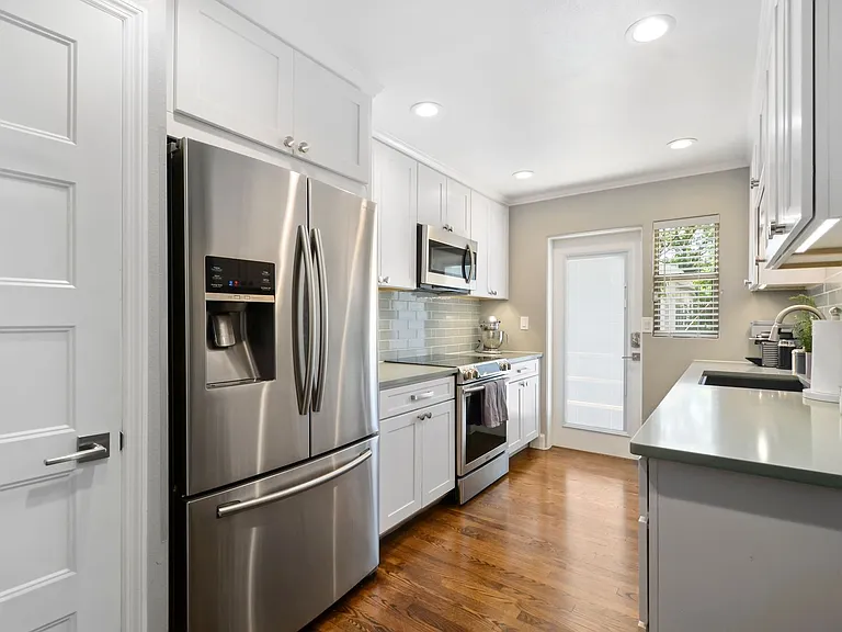 520 Broadway Ave #2 — Photo 6