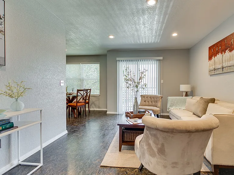 Norman Apartments — Photo 15