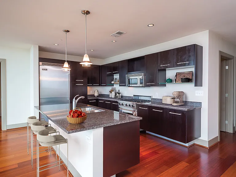 Spacious kitchen with ample counter and cabinet space