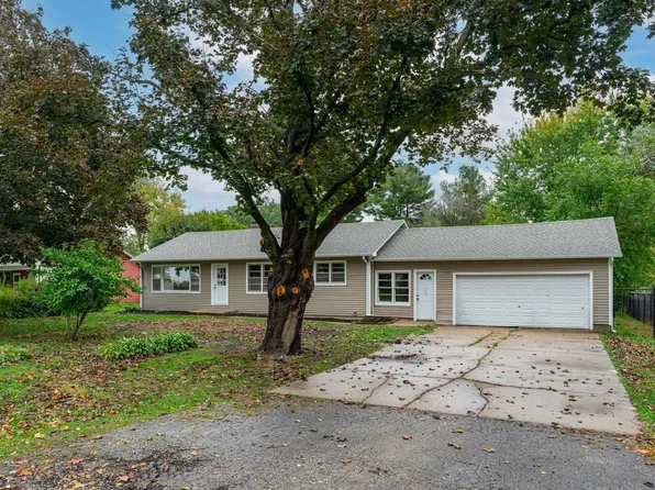 405 N Pecatonica St, Winnebago, IL 61088