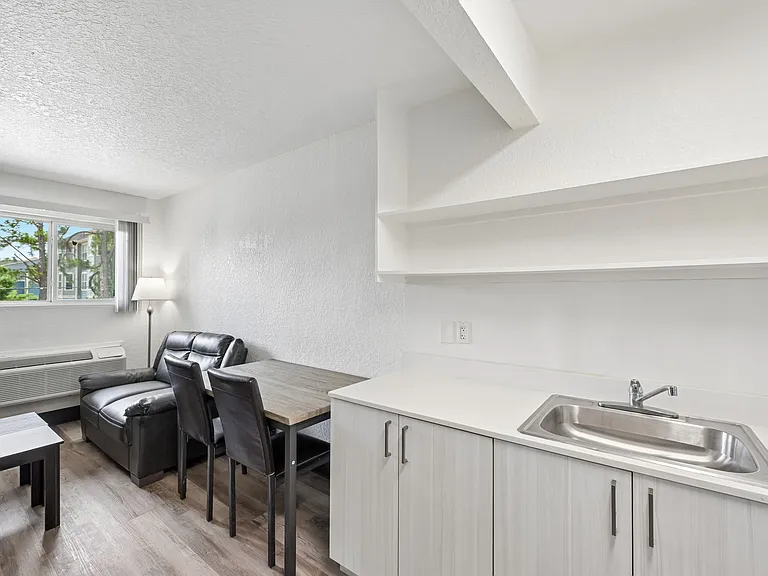 16410 North Fwy — Photo 41