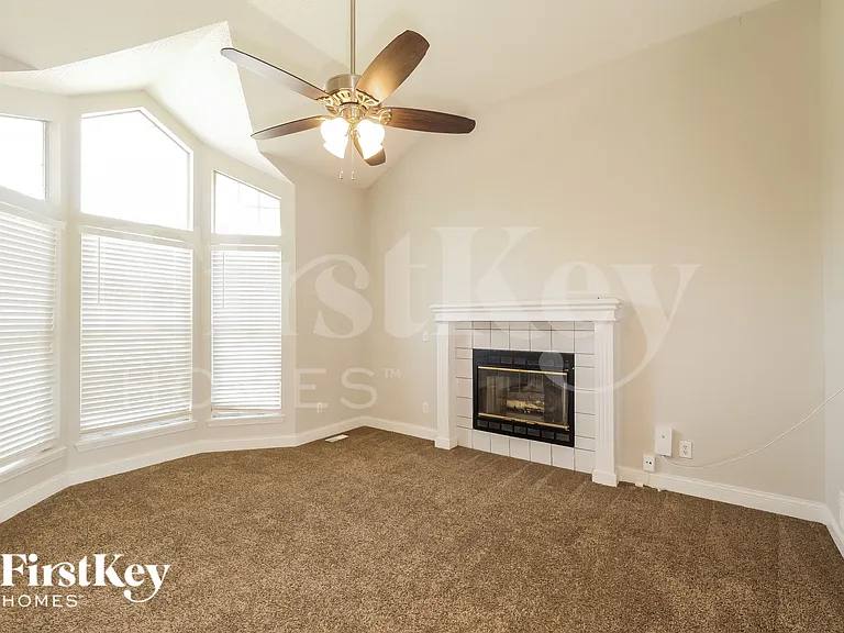 1607 Stasi Ave — Photo 4