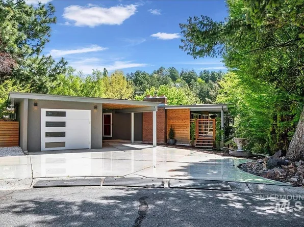 3108 N Ridgeway Dr, Boise, ID 83702