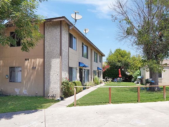 3rd image of 1600 Picadilly Way