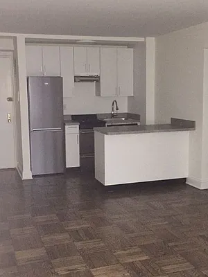 Rented by Solil Management | media 16