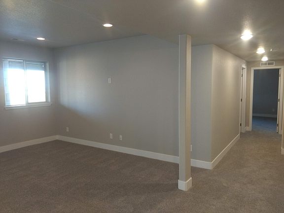 Living Room, Hallway to the Bedrooms