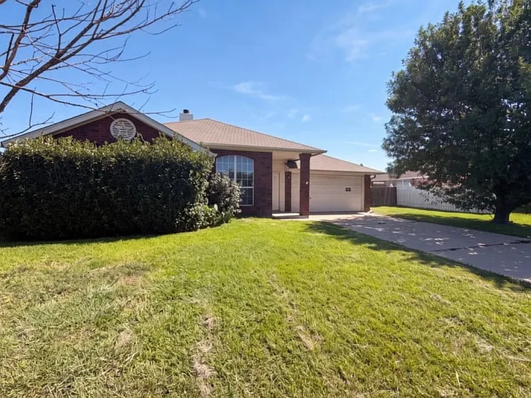 507 Abu Bakar Dr — Photo 1