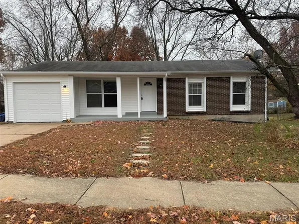 12113 La Padera Ln, Florissant, MO 63033