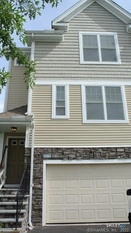 Crescent Village — Photo 2