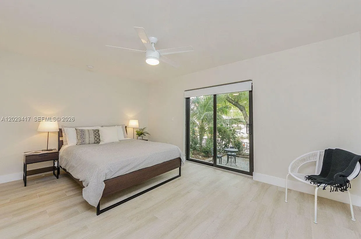 Orduna Court Condo — Photo 3