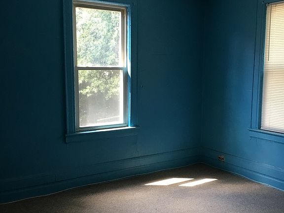 1st Floor Master Bedroom