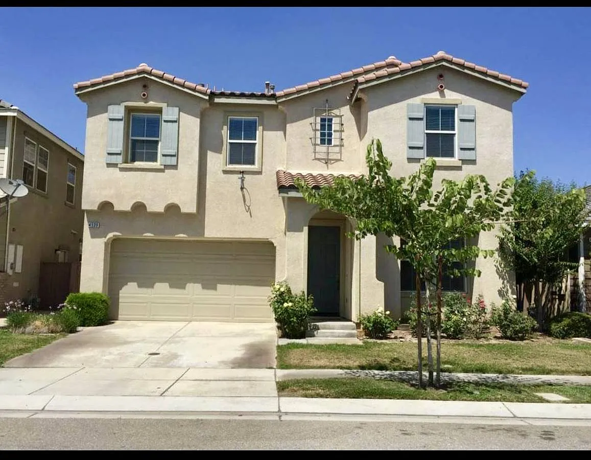 Vincent Way, Riverside — Photo 1