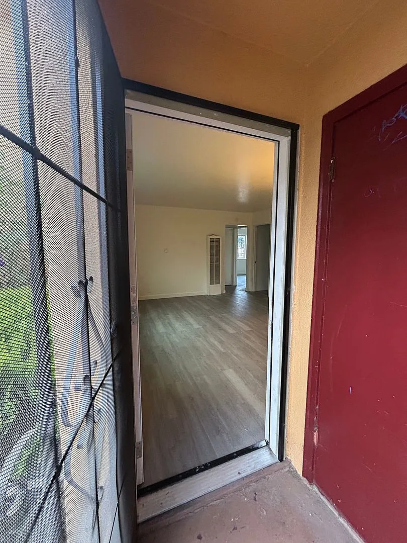 2 Bedroom 1 Bath Apartment 950 sft with utilities (except PGE) — Photo 4
