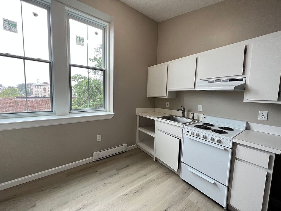 Gorham Street Property 92 Gorham St Lowell MA Zillow