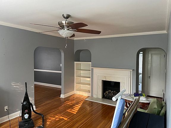 3rd image of 2622 Whittier Ave