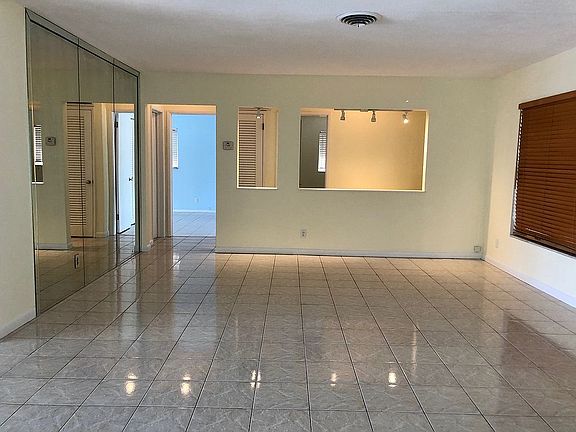 4th image of 948 SE 10th St