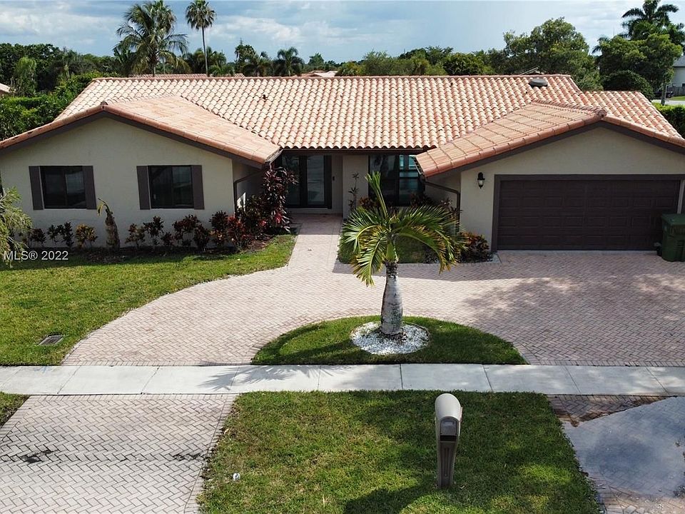 1st image of 448 Sailboat Cir