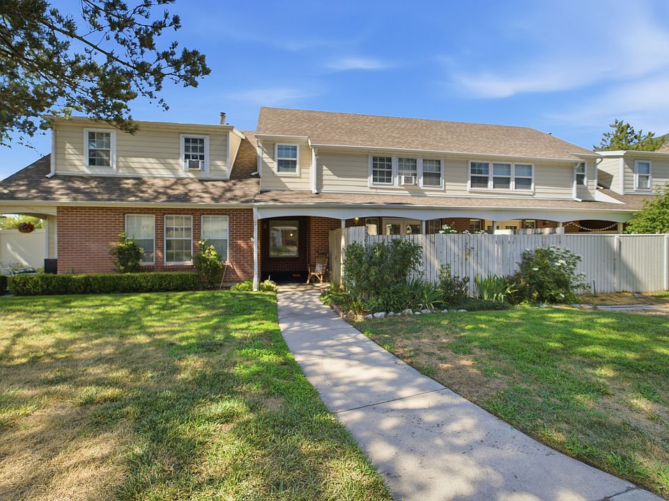 1st image of 266 W Meadow Ln