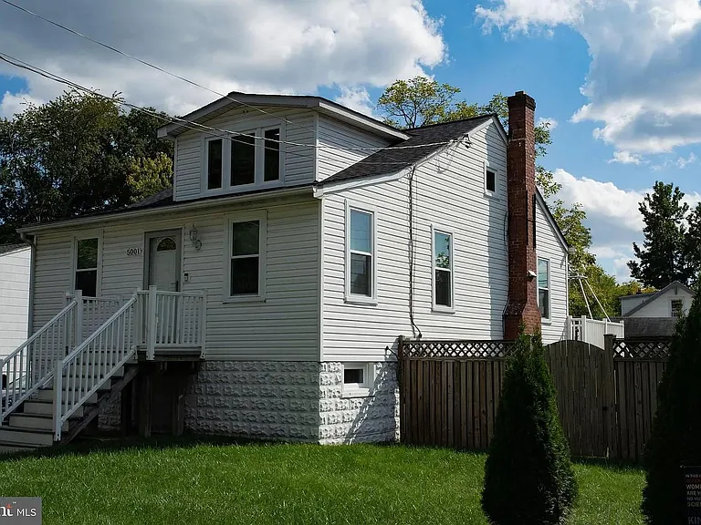 5001 Apache St — Photo 1