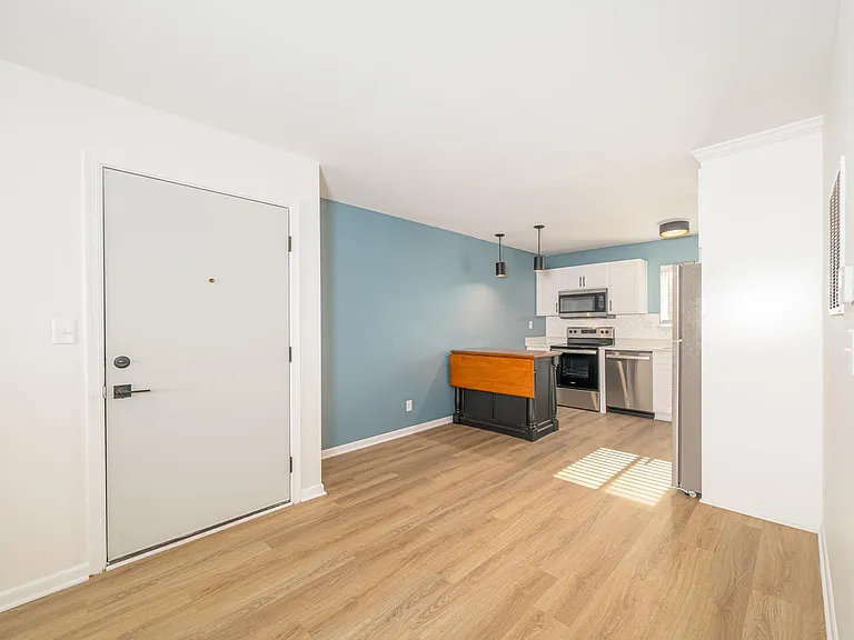 Ocean Air Apartments — Photo 32