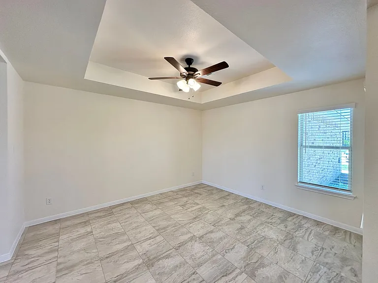 905 Galloway Dr — Photo 6