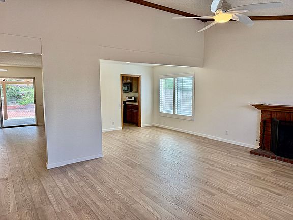 5th image of 907 Candy Dr