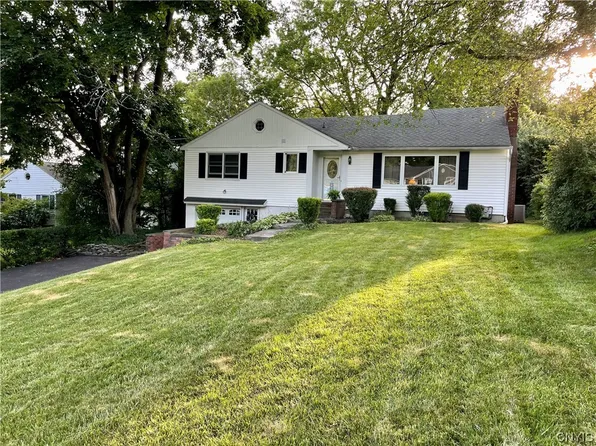 207 Wilshire Rd, Syracuse, NY 13209