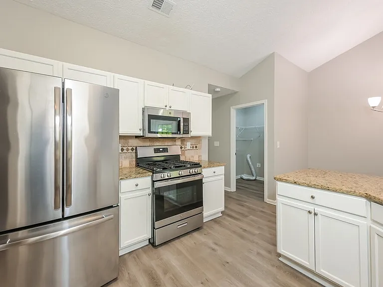 300 Windsor Brook Ln SE — Photo 8