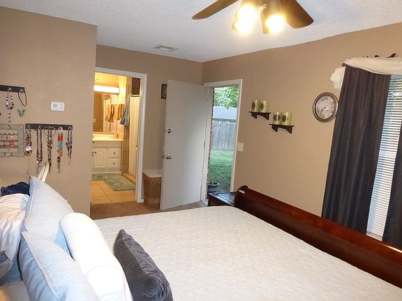 Master Bed & Bath