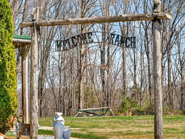1967 Highway 52 E, Portland, TN 37148