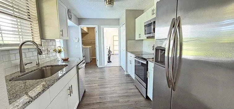 7855 W Price Blvd — Photo 5