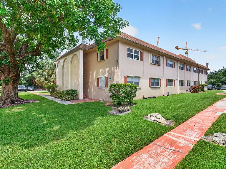 450 SW 2nd Ave #205 — Photo 42
