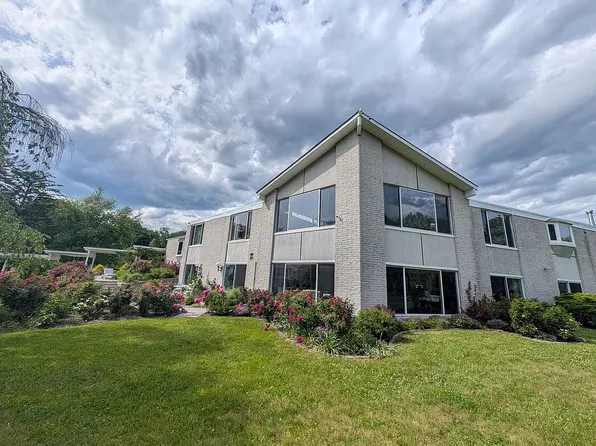 18 Dwight Ln, Greenwich, CT 06831
