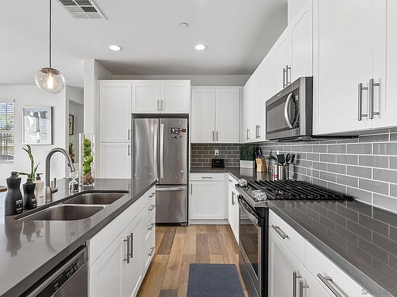 2nd image of 1483 Ortega St