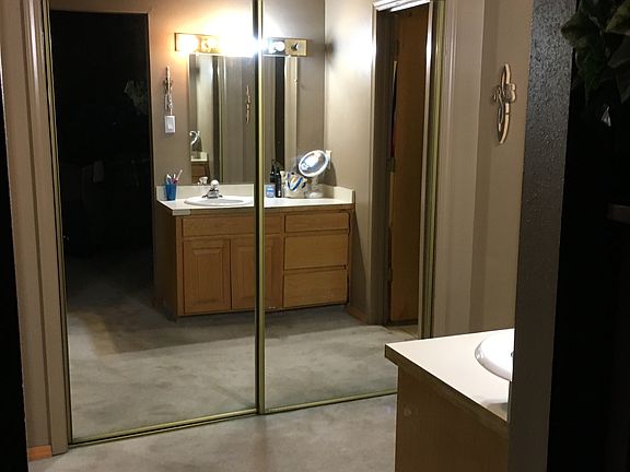 2nd image of 2225 Country Meadows Dr