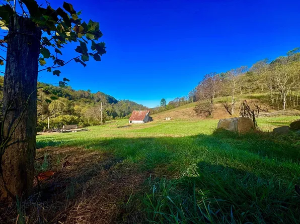 1 Hackers Creek Rd, Buckhannon, WV 26201