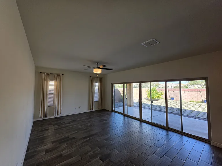 2756 E Hickory St — Photo 13