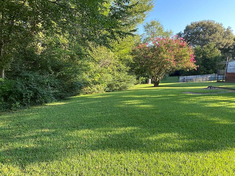 2nd image of 210 Lick Creek Rd