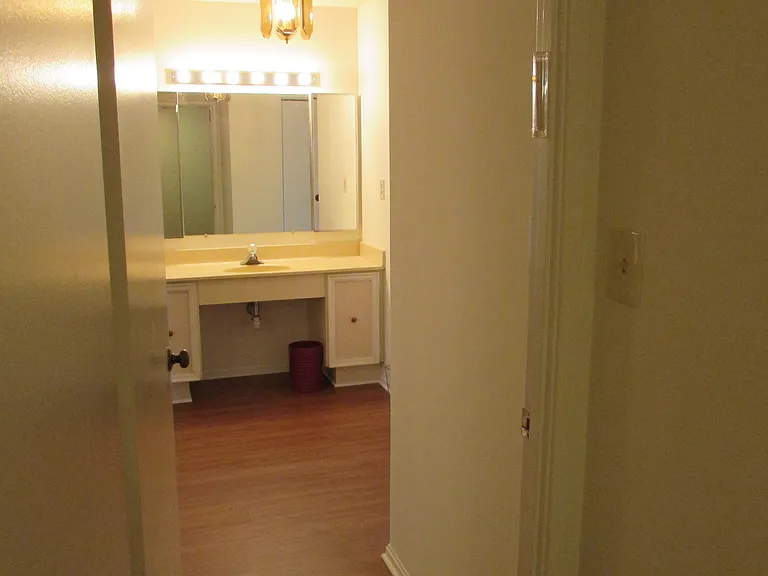15100 Interlachen Dr #821 — Photo 12