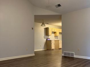 6686 Whitten Pine Dr, Memphis, TN 38134