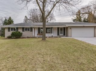 12835 Hobbs Ct, Brookfield, WI 53005