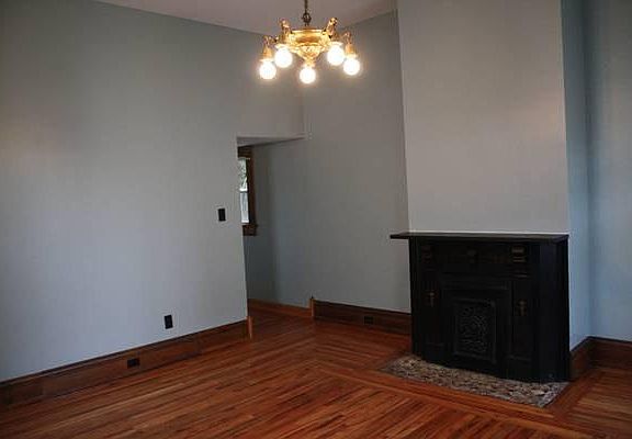 2nd image of 1001 Hatch St #1