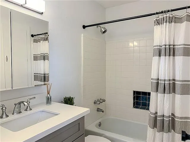 800 Martin Behrman Ave #202 — Photo 10