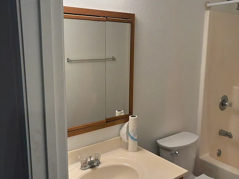 438 Glendell Ln — Photo 6