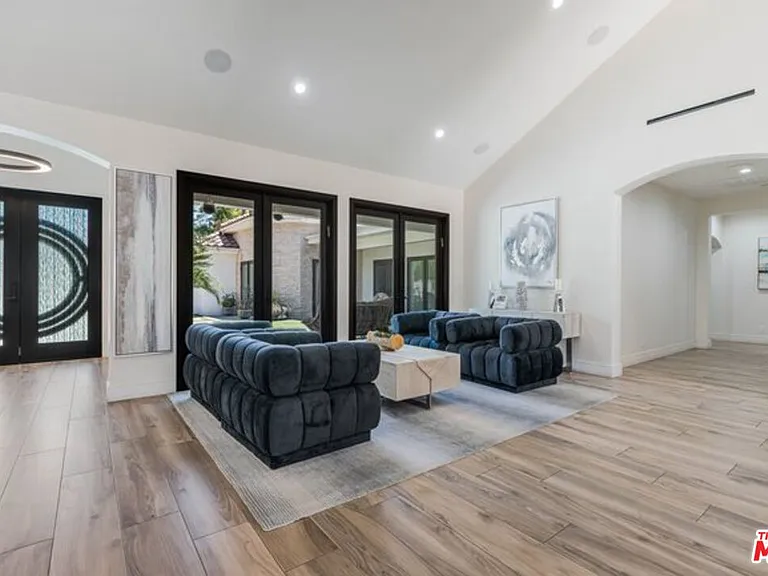 17520 Embassy Dr — Photo 12