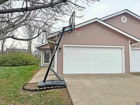 7345 SW 23rd Ct, Topeka, KS 66614