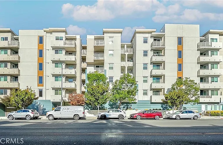 436 S Virgil Ave #Penthouse 15 — Photo 21