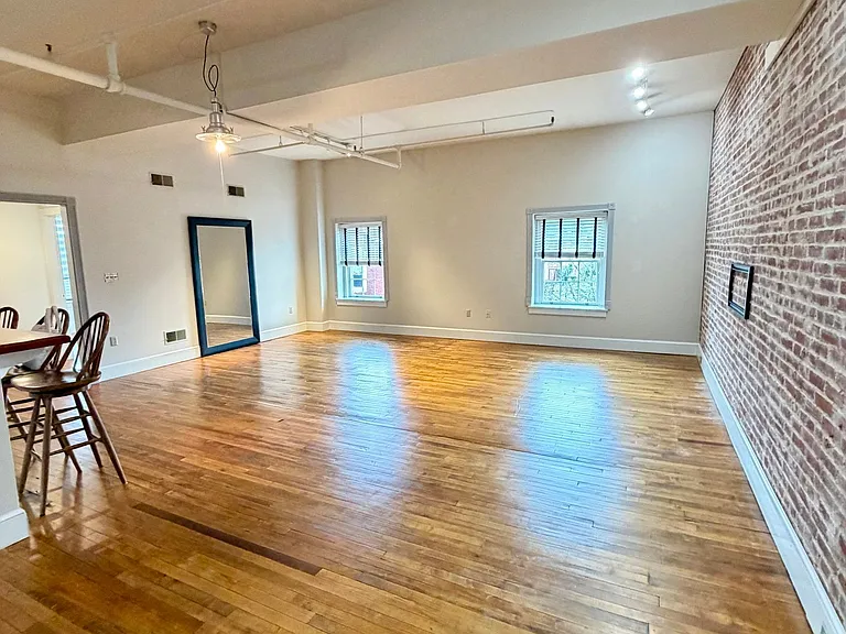 231 N Shippen St #325 — Photo 4