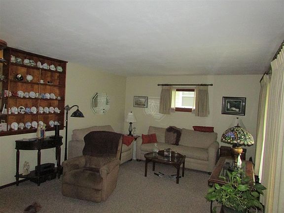 3rd image of 2324 Shelly Dr