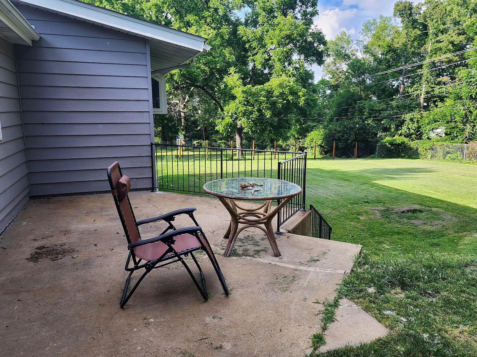 1 bed, 1677 sqft, $900 — Photo 2